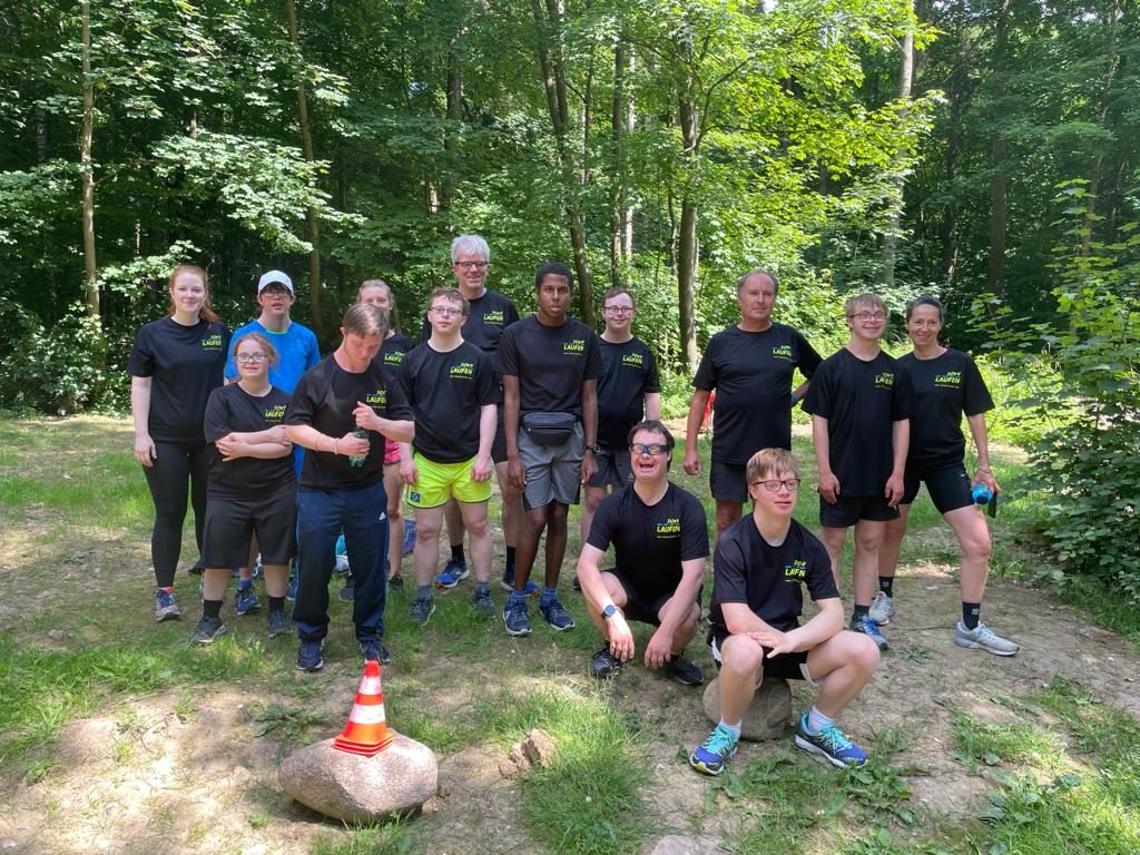 Titelbild: Gruppe beim Lauftraining